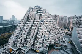 江苏昆山现科幻风建筑“游站·未来城”变身网红打卡地图片