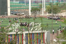 学位不足？家长吐槽孩子被分到50公里外小学就读图片