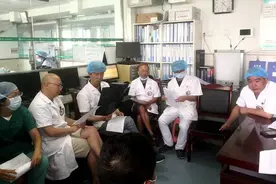 高难度抢救！新津完成首例胸椎爆裂骨折手术图片