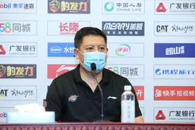 四川男篮主教练周金利总结赛季：成绩未达预期图片