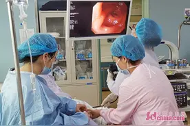 小贴画也能引发食道溃疡？又双叒叕有儿童误吞异物图片