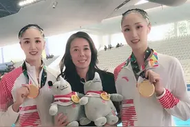 组建深圳首支花泳队，深圳花泳“教母”的璀璨执业人生图片