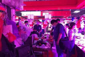 1斤=8两？沙岗墟11把电子秤涉嫌作弊被查扣图片