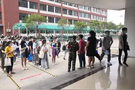 郑州市委常委、组织部长吕挺琳一行到郑州交通技师学院巡查公务员笔试工作图片