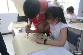 免费书法培训，济宁市二十里铺街道让孩子们暑期生活更精彩图片
