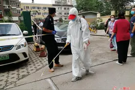 北京天通苑核酸检测点 为居民检测核酸图片