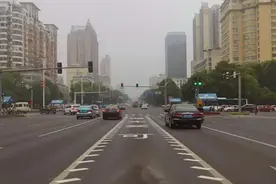 益阳首条“可变车道”来了！速看图片