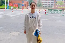 “全省第一无缘清华北大”引关注！清华北大和当事女孩回应图片