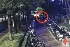 柳州少年穿“年轻有为”T恤，组团狂盗电驴！被抓后称：为炫耀自己图片