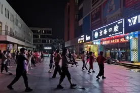 广场舞配大音响 北京公园噪音依然“震耳朵”图片