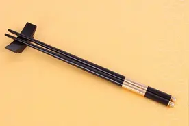 公众对使用公筷态度不一，这是“显得装”的事吗？图片