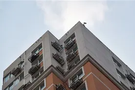 楼间距不足 北京部分小区在楼顶装摄像头监管高空抛物图片