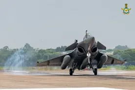 印防长高度赞扬“阵风”战机到货，印空军未来还将进行大采购图片