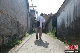 一深一浅脚印铸大爱，浙江“踮脚医生”守护村民46载图片