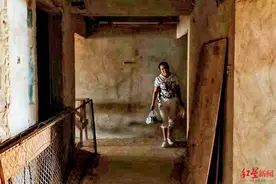 “城市吉普赛人”入住烂尾楼，解决问题不能只靠业主自救图片