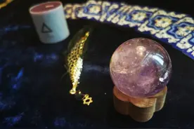 占星学、塔罗牌是玄学？白领、硕士讲述其中奥秘 | 原创图片