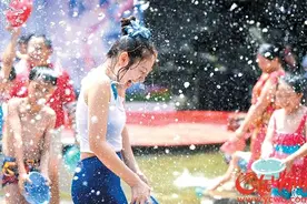 广州流溪河泼水节开幕 快来泼水消暑吧图片