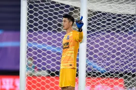 曾诚+冯潇霆贡献6扑救3抢断17解围，申花防线有了“领袖”图片
