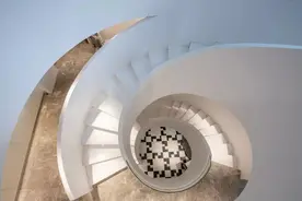 外滩历史建筑变身展览馆！ins风旋转楼梯超惊艳，参观免费图片