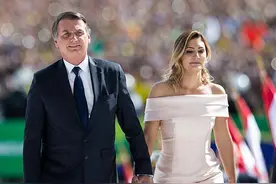 65岁的巴西总统刚刚“痊愈”，38岁的第一夫人又确诊感染图片