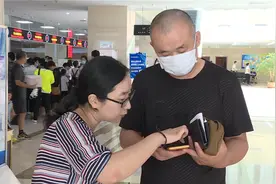 34秒｜潍坊高新区失业补助金开始申领 线上操作更便捷图片