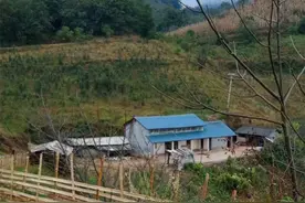 从杈杈房、茅草房、土坯房到砖瓦房 李石发家脱贫了图片