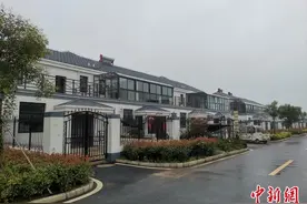 江苏建湖建河村：青年人爱留村里“小玻璃”挑起“大梁”图片