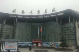 新泰：“拼车群”非法营运司机遭遇客运站人员“钓鱼执法”不给钱就举报图片
