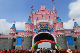 超人气爆棚的避暑胜地--临沭亿龙水上风情园！图片