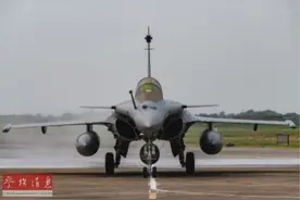 印媒吹嘘印军列装“阵风”战机将获得对中巴战略优势图片