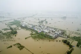 淮河流域濛洼蓄洪区开闸退洪，此前蓄水超26个西湖图片