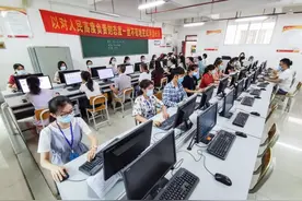 直击2020南宁中考阅卷现场，你的试卷这么批图片