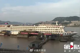 长江黄金游轮万州起航 重庆万州港多条航线复航图片