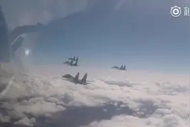威武！航空兵双语警告接近台海领空美军机图片
