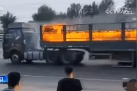 冒死开“火车”驶离闹市的司机，获赠新车！感动之余，快检查一下你的爱车……图片
