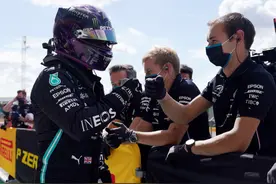 赛车——F1英国大奖赛：汉密尔顿夺得杆位图片