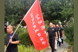 战友欢聚一堂 阳信40名退伍军欢乐庆“八一”图片