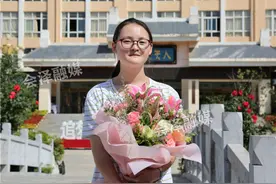 张沁芳：高考数学150分（满分），成绩被屏蔽图片