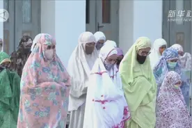 印尼穆斯林欢庆宰牲节