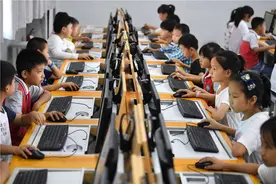 被点名时，中文喊“到”，英语喊法这么萌？图片