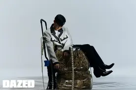 王源湿发造型 复古洒脱图片