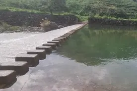 游客景区漂流遭漩涡吞噬溺亡 景区：排水口有篦子，水势大冲走了图片