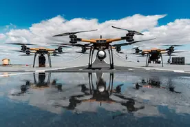 电动多旋翼？无人机登上英国海军航母，设想“改变游戏规则”图片