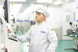 新青年·上封面｜北斗三号卫星星上产品研制者唐仁杰：每天都在和“1毫米”较劲图片