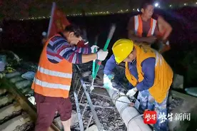 连淮扬镇铁路与宁启铁路实现“信号连接”图片