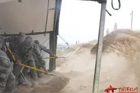 在大漠“吃土”、敷“风沙面膜”是怎样的体验？图片