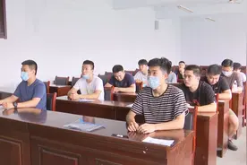 德州武城：大学生带编入伍 让更多优秀学子携笔从戎 踊跃参军图片