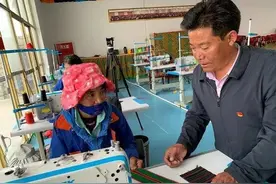 从浴室服务员到全国自强模范，这个世界第一高峰脚下的小个子了不起图片