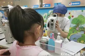 7个月只迈出家门两次，3岁女娃近视200度图片