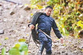 翻山越岭 为你守护这条“路”图片